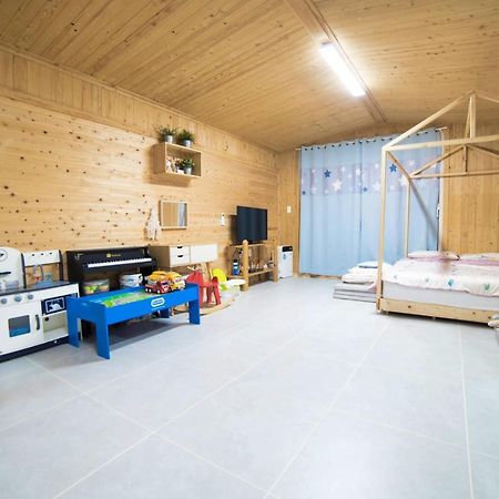 Jeju Sunflower Pension Seogwipo Eksteriør bilde